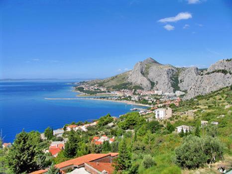 Apartment With 2 Balconies And Sea View Omis Exterior photo